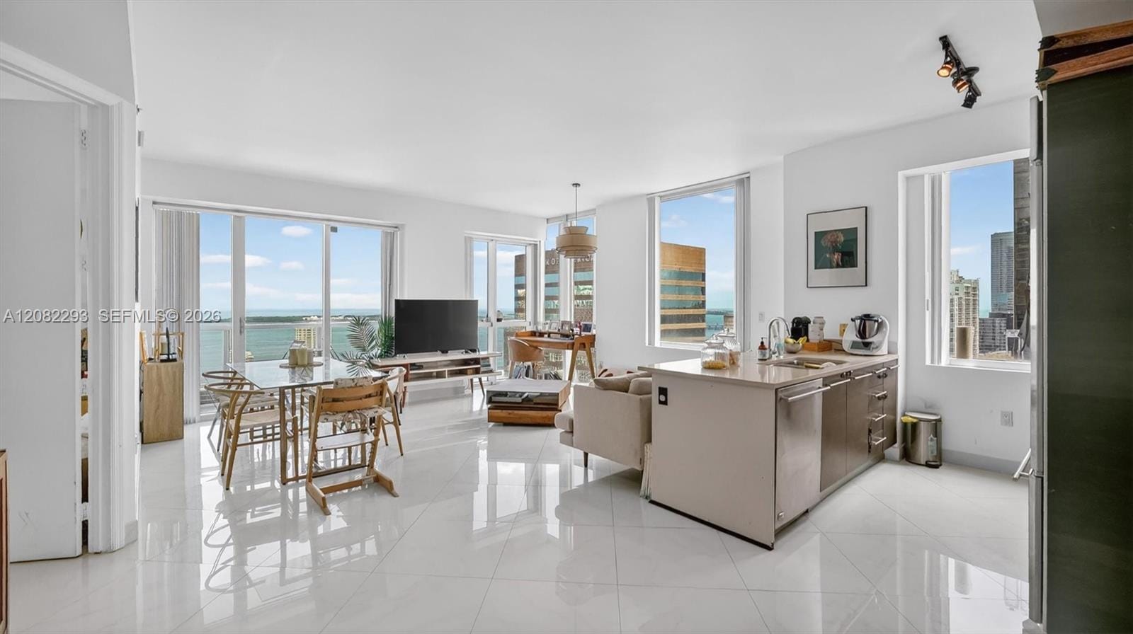 500 Brickell Avenue 4102, Miami, FL 33131 photo 2