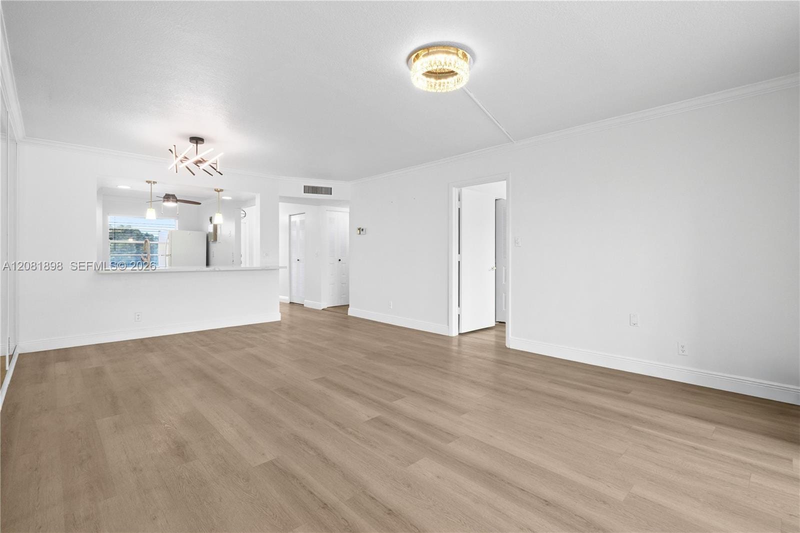 27 Abbey Lane 403 — photo 7