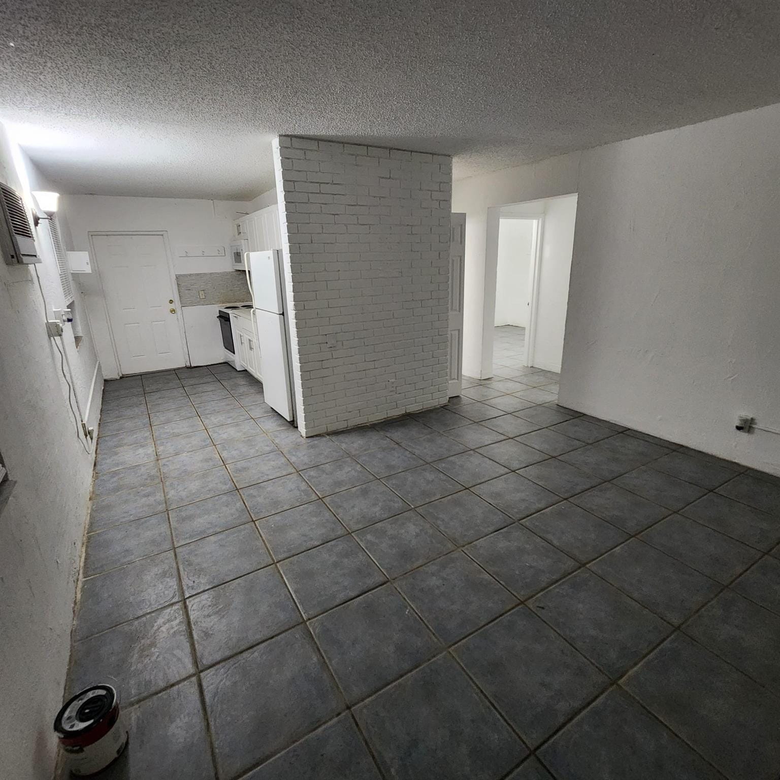 2449 NW 7TH Street — photo 2