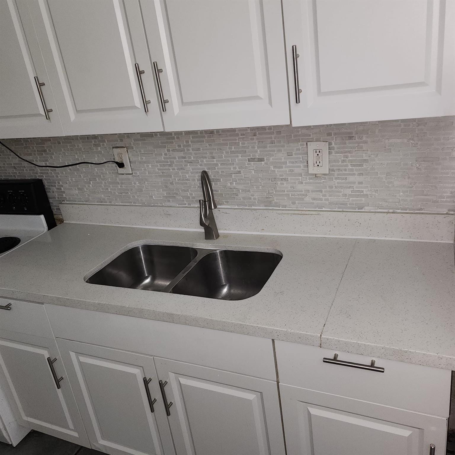 2449 NW 7TH Street — photo 3
