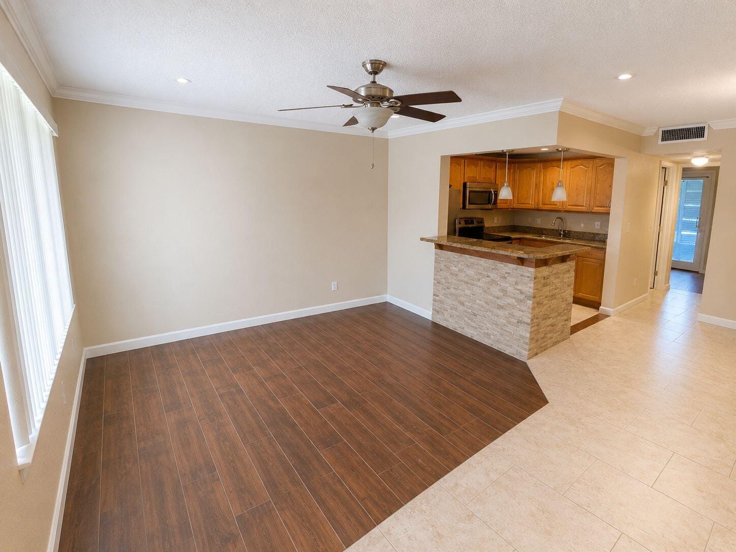 3100 SPRINGDALE Boulevard 308, Palm Springs, FL 33461 photo 7