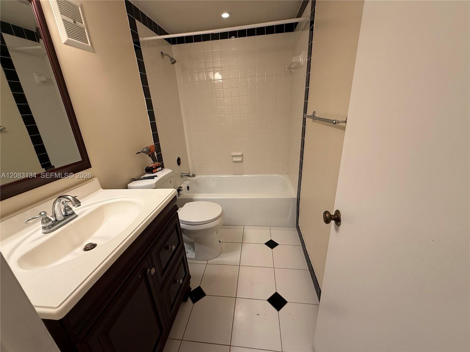 19233 E Lake Drive 19233, Hialeah, FL 33015 photo 16