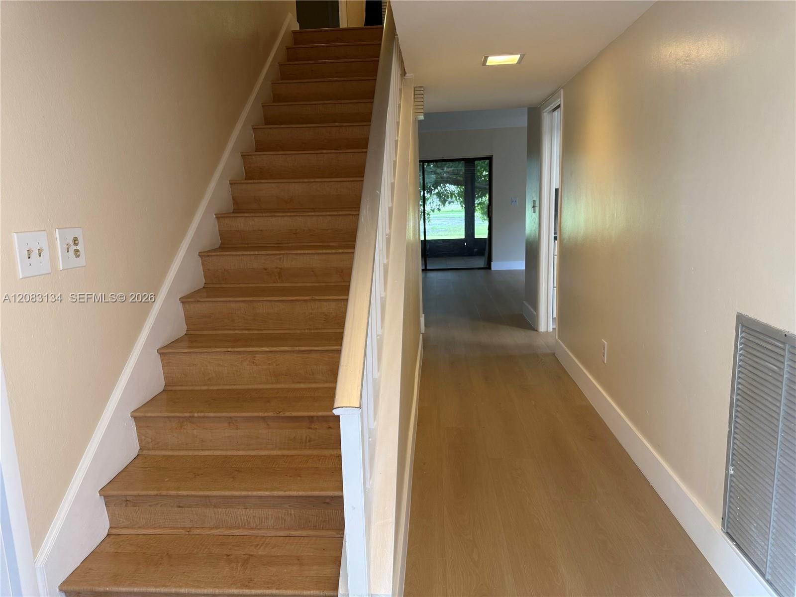 19233 E Lake Drive 19233 — photo 3