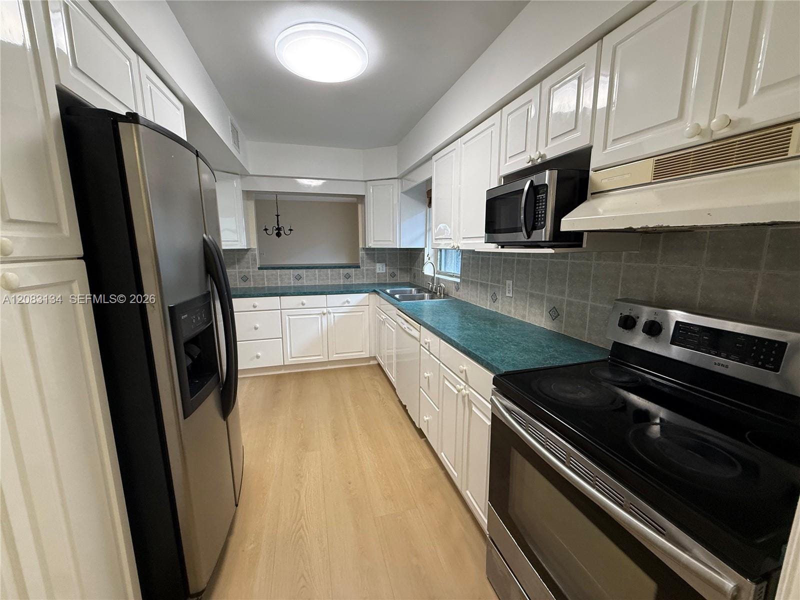 19233 E Lake Drive 19233 — photo 7