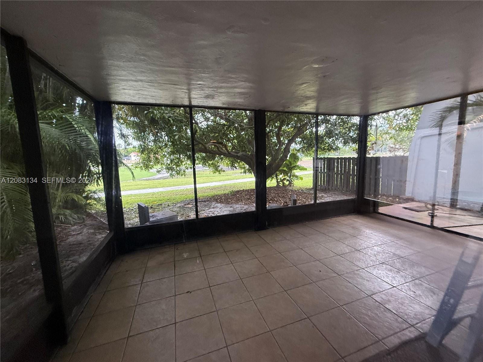 19233 E Lake Drive 19233 — photo 10