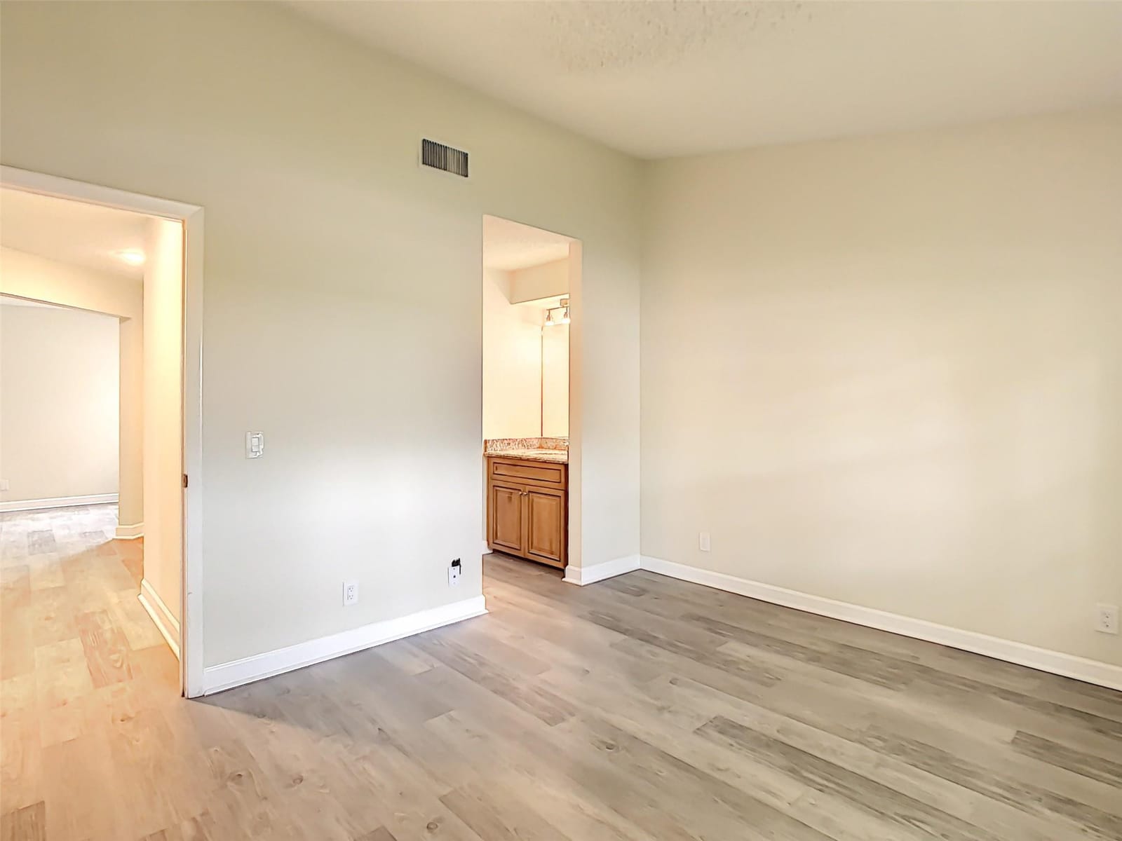 1370 COTTONWOOD Circle 18-3 — photo 10