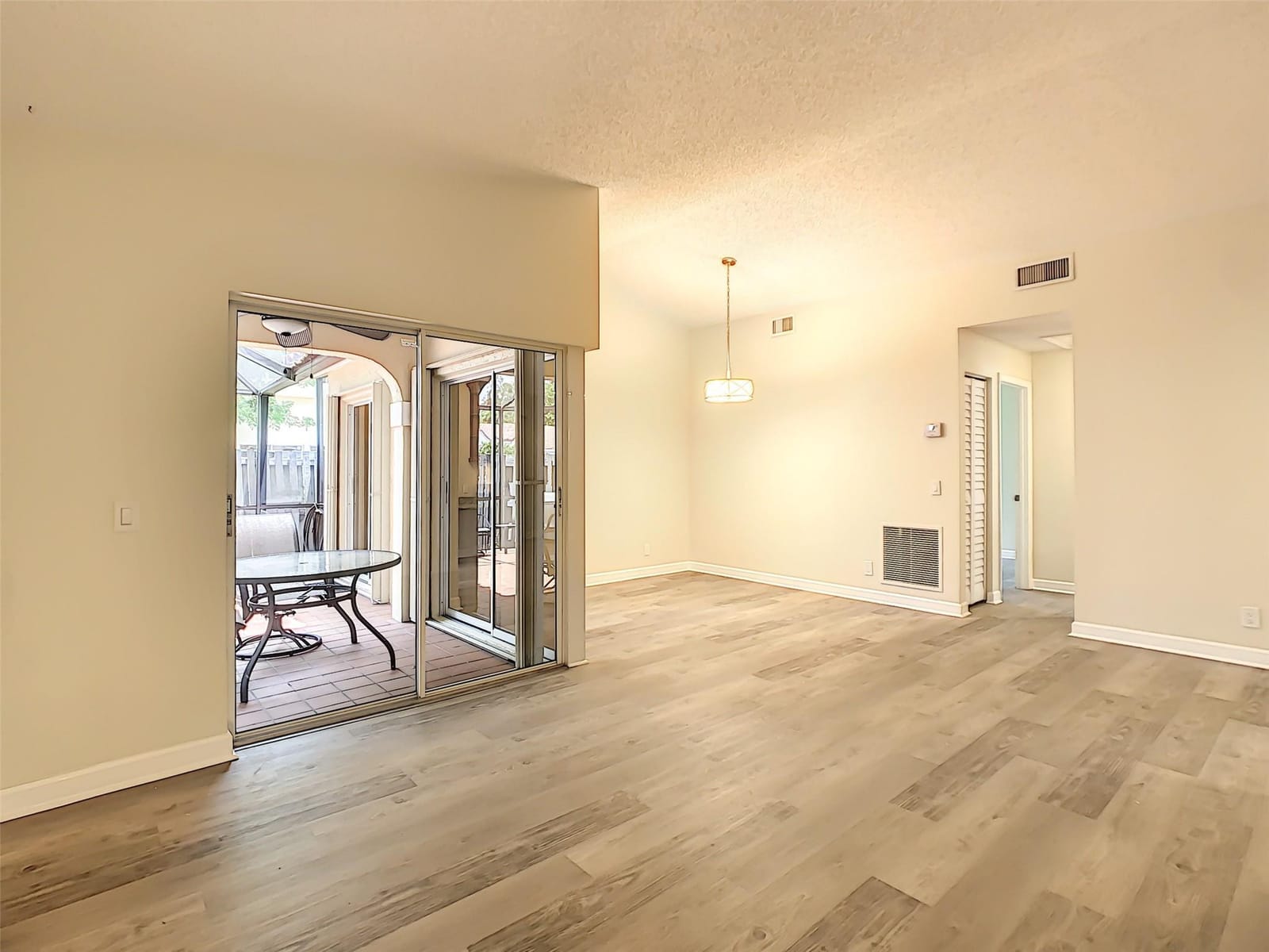 1370 COTTONWOOD Circle 18-3 — photo 3