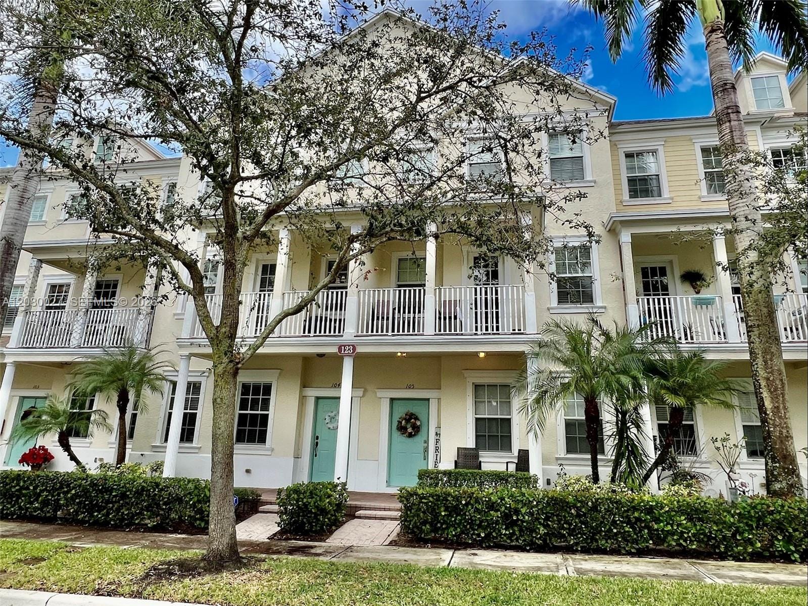 123 E Royal Palm Circle 105, Jupiter, FL 33458