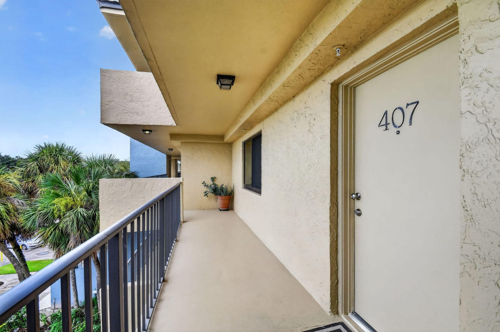 2786 TENNIS CLUB Drive 407 — photo 2