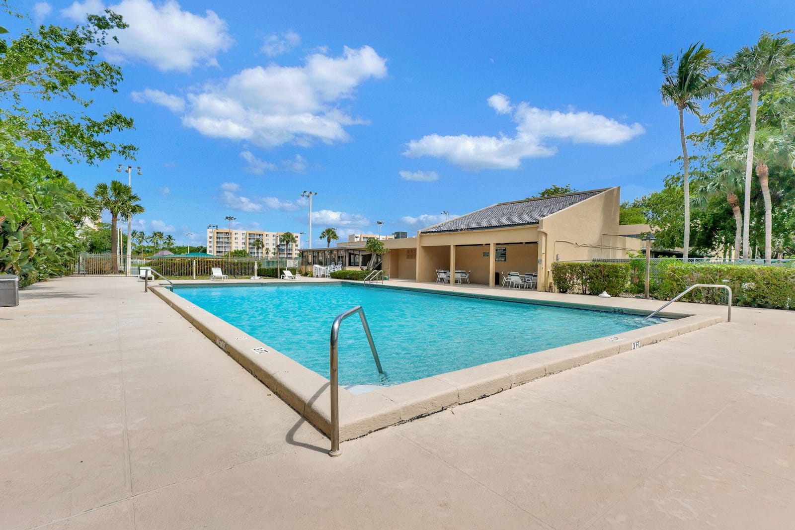 2786 TENNIS CLUB Drive 407, West Palm Beach, FL 33417 photo 14