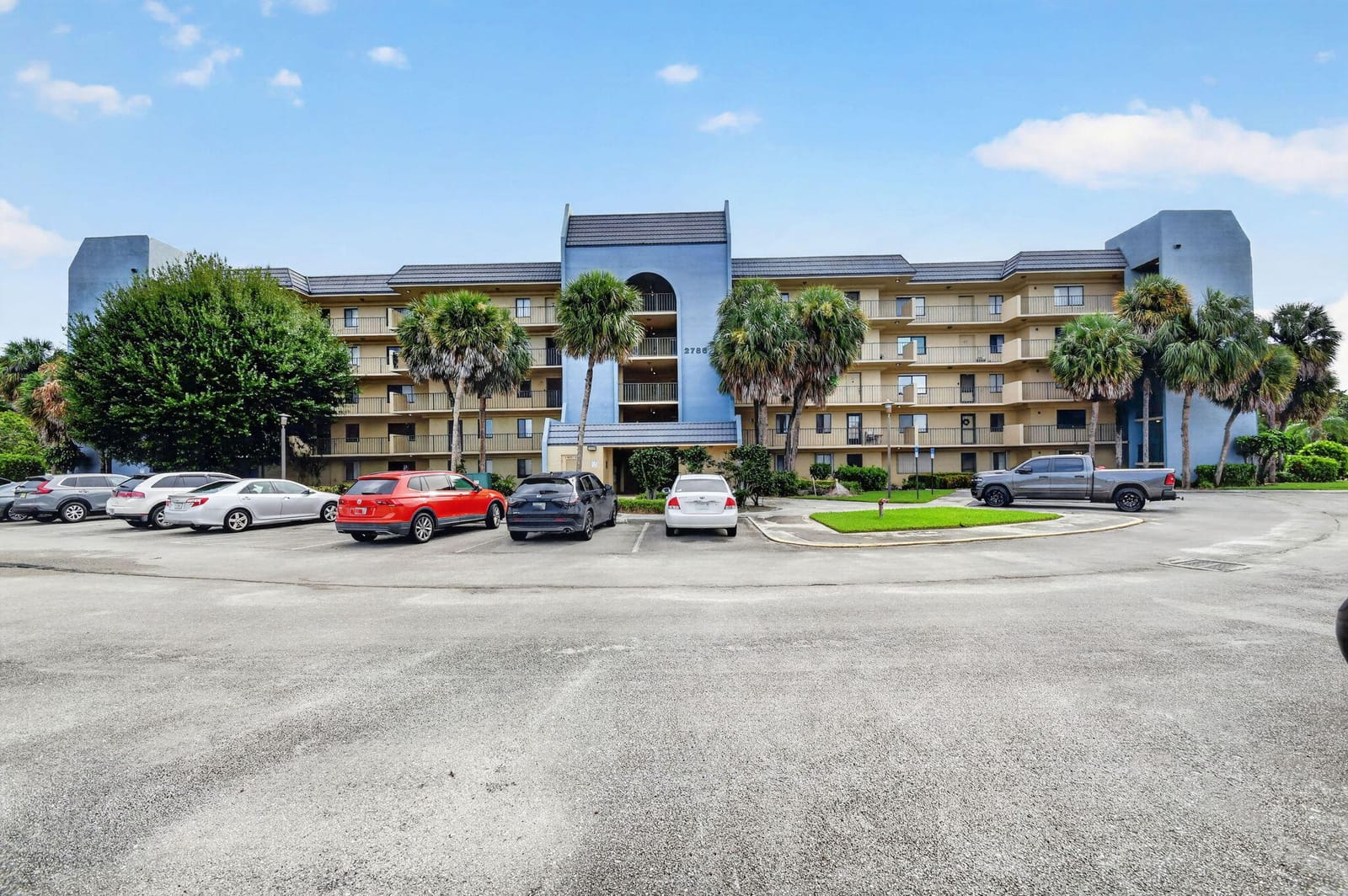 2786 TENNIS CLUB Drive 407, West Palm Beach, FL 33417