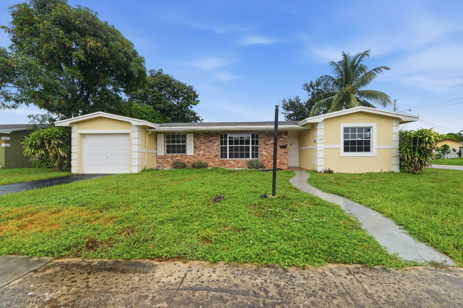 2700 NW 36th Avenue, Lauderdale Lakes, FL 33311