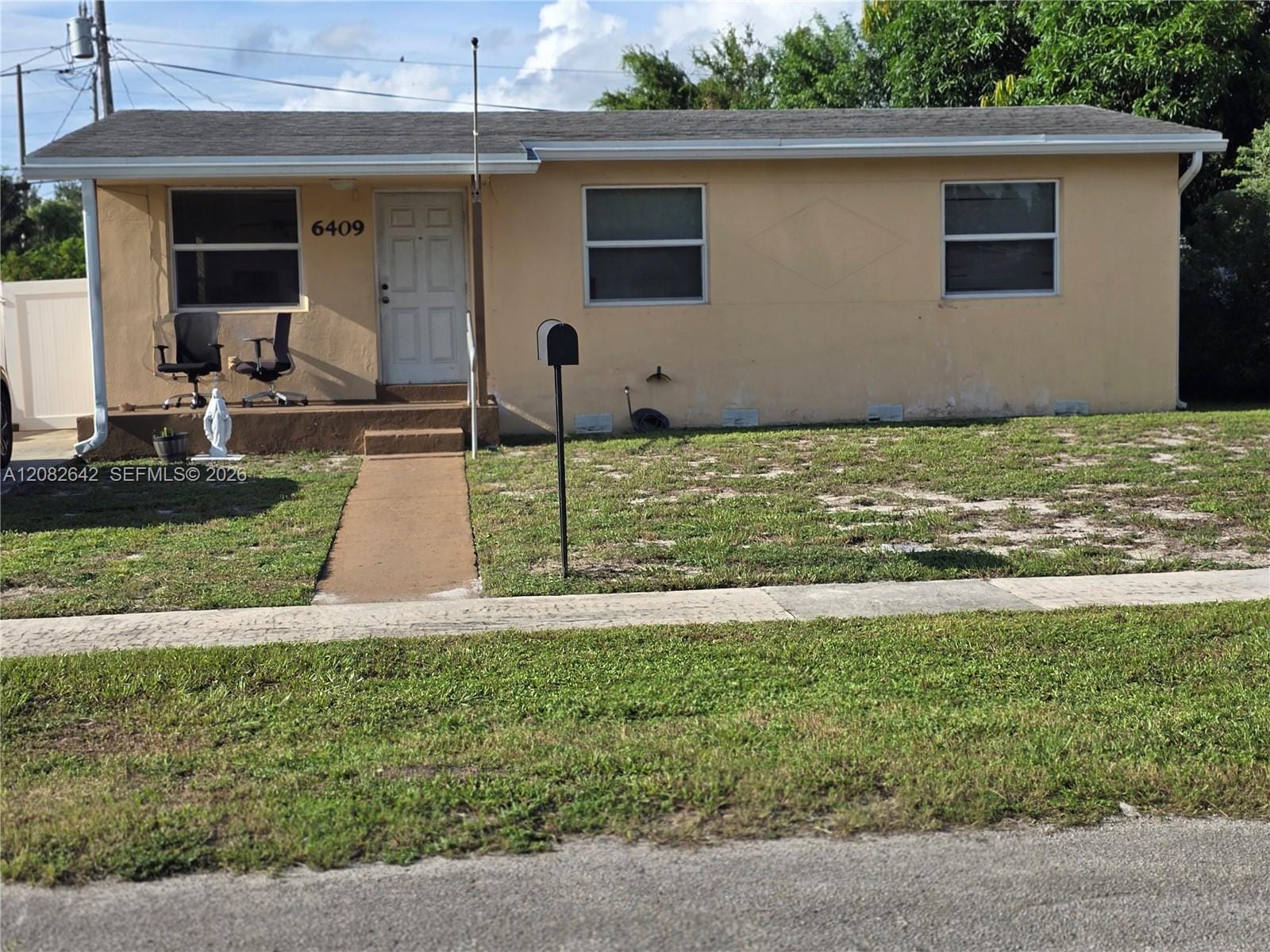6409 Franklin Street, Hollywood, FL 33024