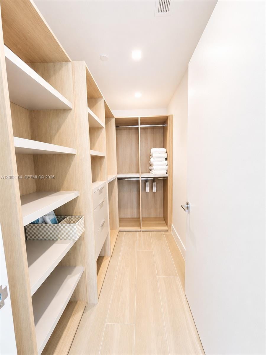 2411 Laguna Circle 709 — photo 7