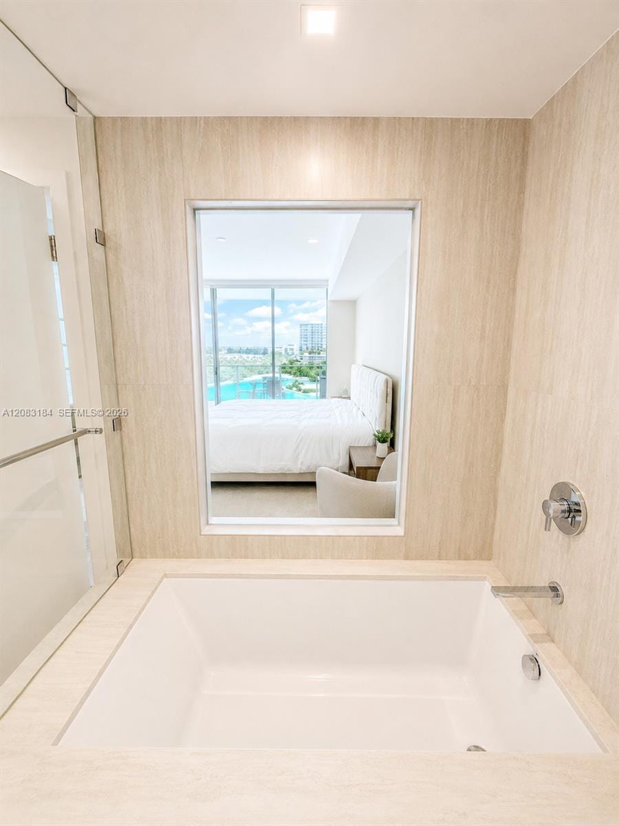 2411 Laguna Circle 709 — photo 11