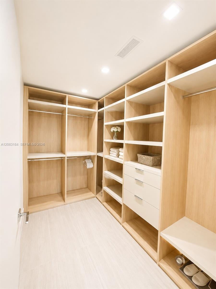 2411 Laguna Circle 709 — photo 12