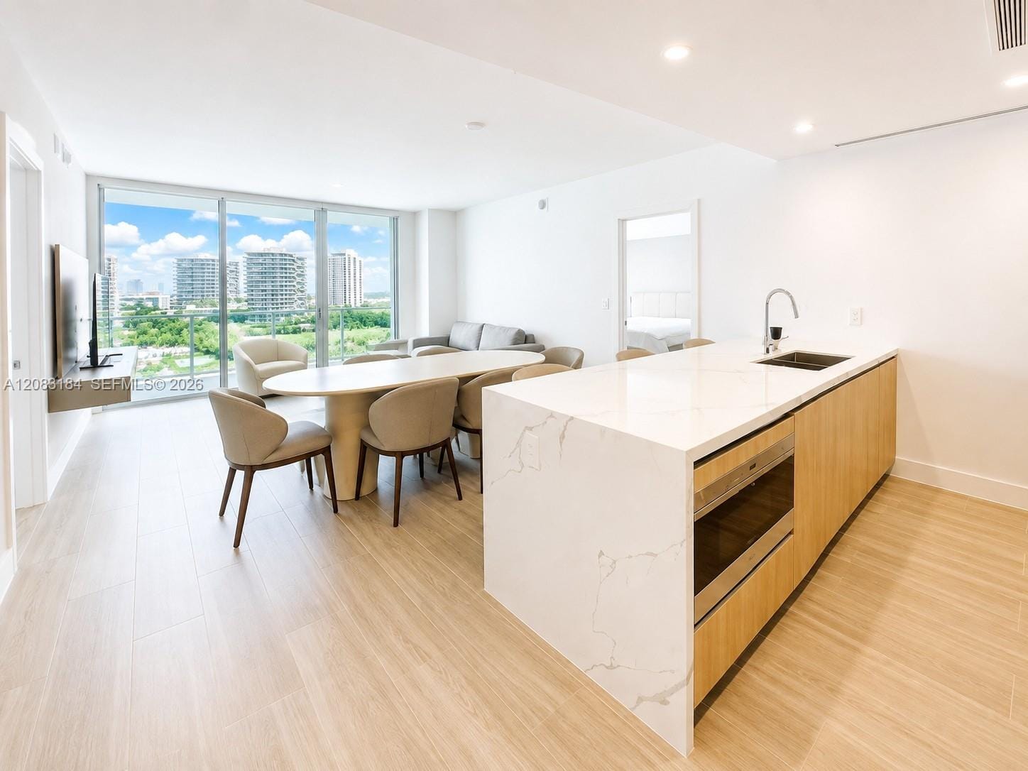 2411 Laguna Circle 709 — photo 4
