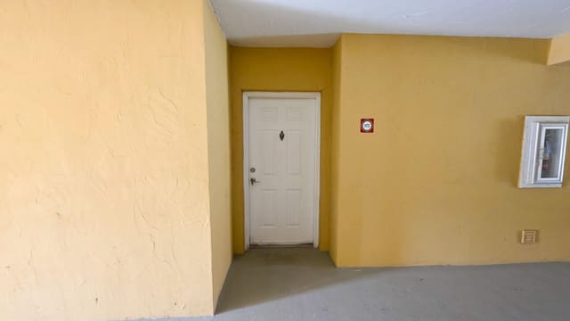 5090 FAIRWAYS Circle H105, Vero Beach, FL 32967