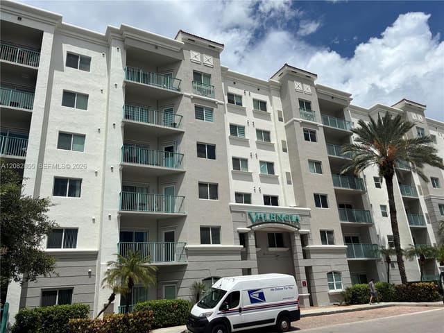 6001 SW 70th Street 324, South Miami, FL 33143