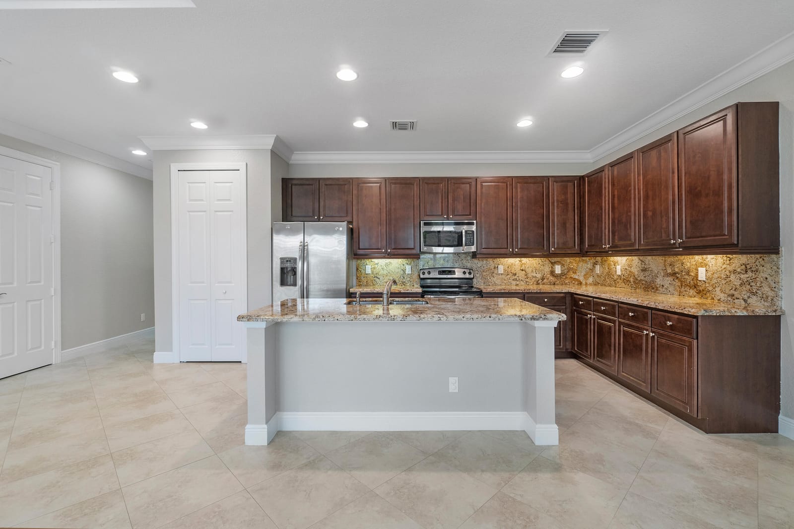 4612 Cadiz Circle — photo 10