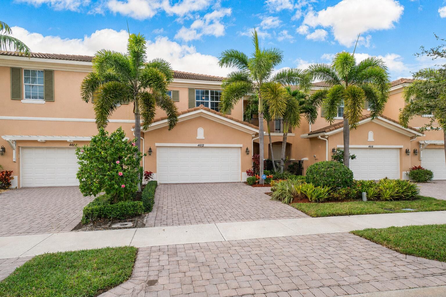 Pending home at 4612 Cadiz Circle, Palm Beach Gardens, FL 33418