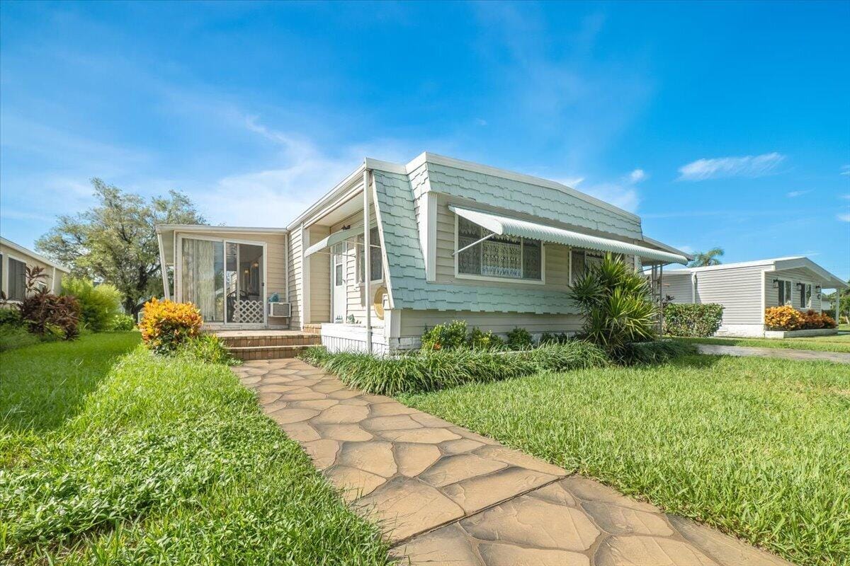132 NW 53RD Place, Deerfield Beach, FL 33064 photo 1
