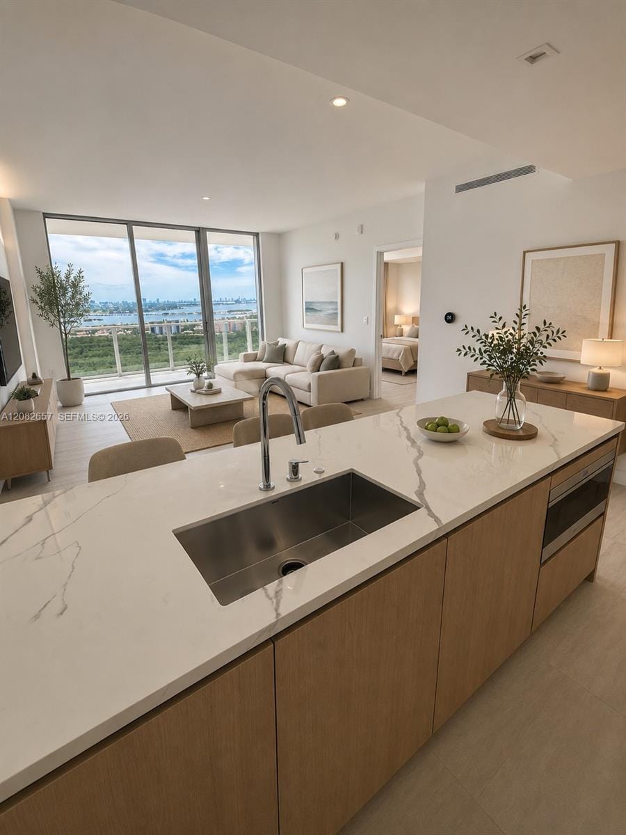 2411 Laguna Circle 2703 — photo 5