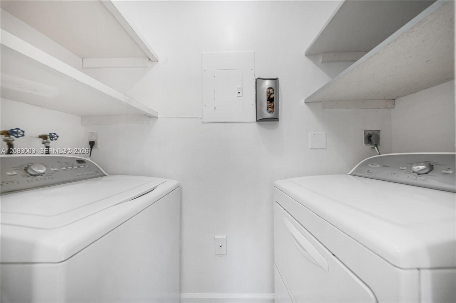 6110 SW 129th Place 1703 — photo 11