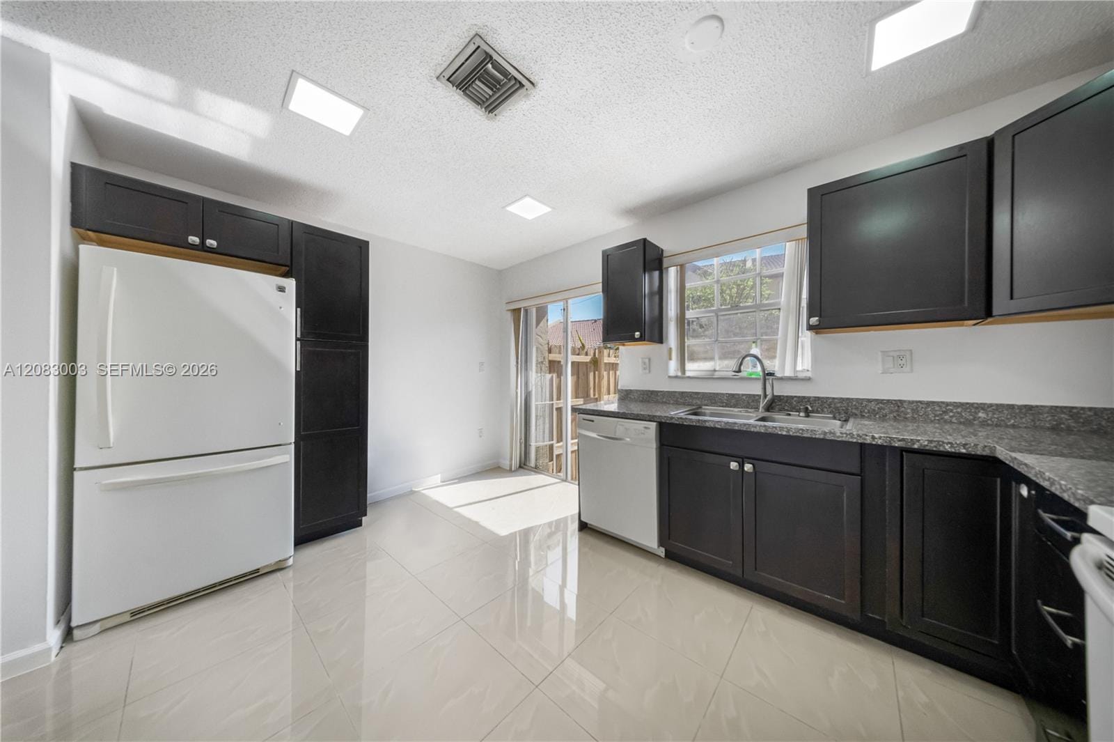 6110 SW 129th Place 1703 — photo 4