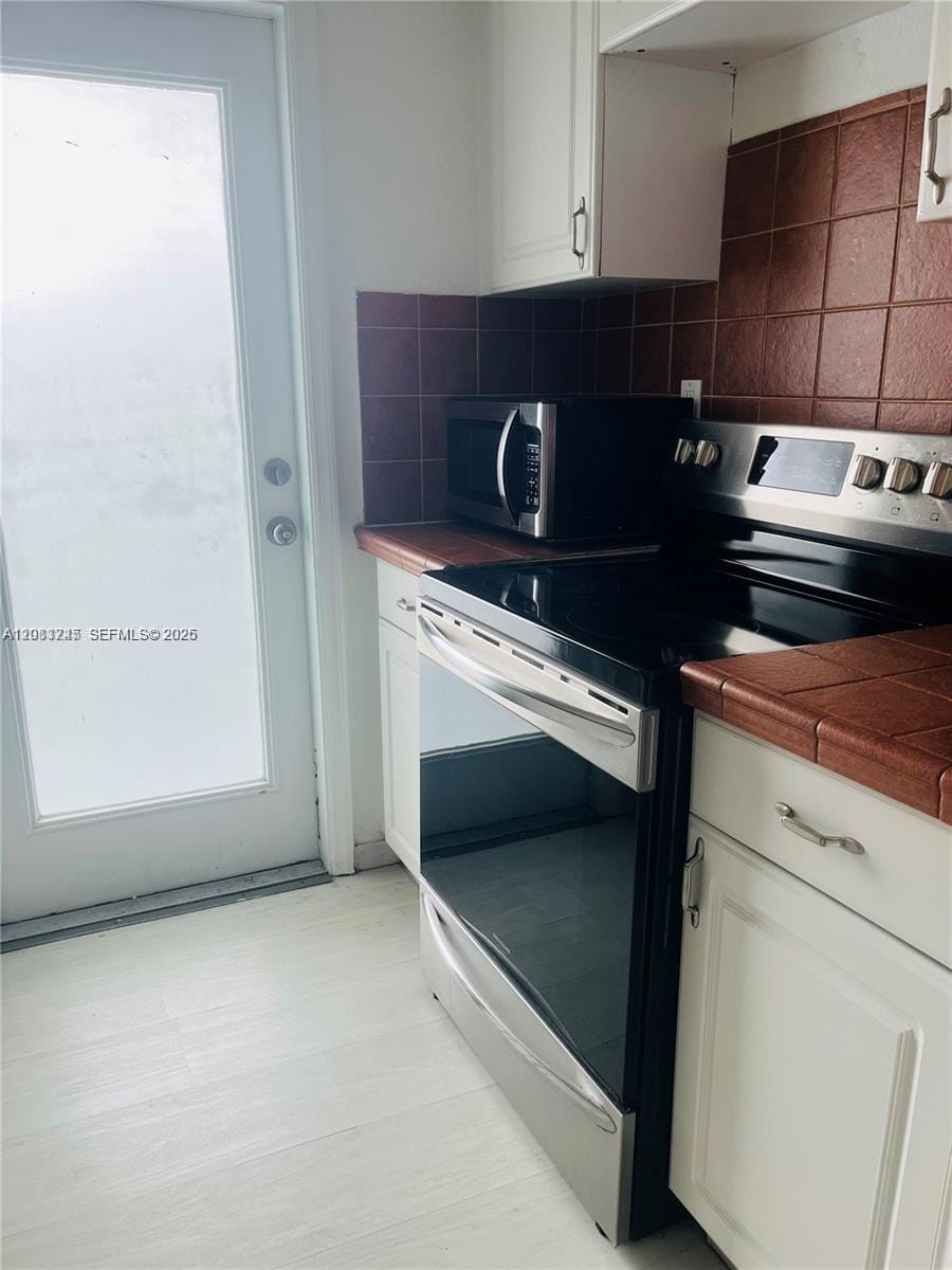 7725 Carlyle Avenue 7 — photo 2