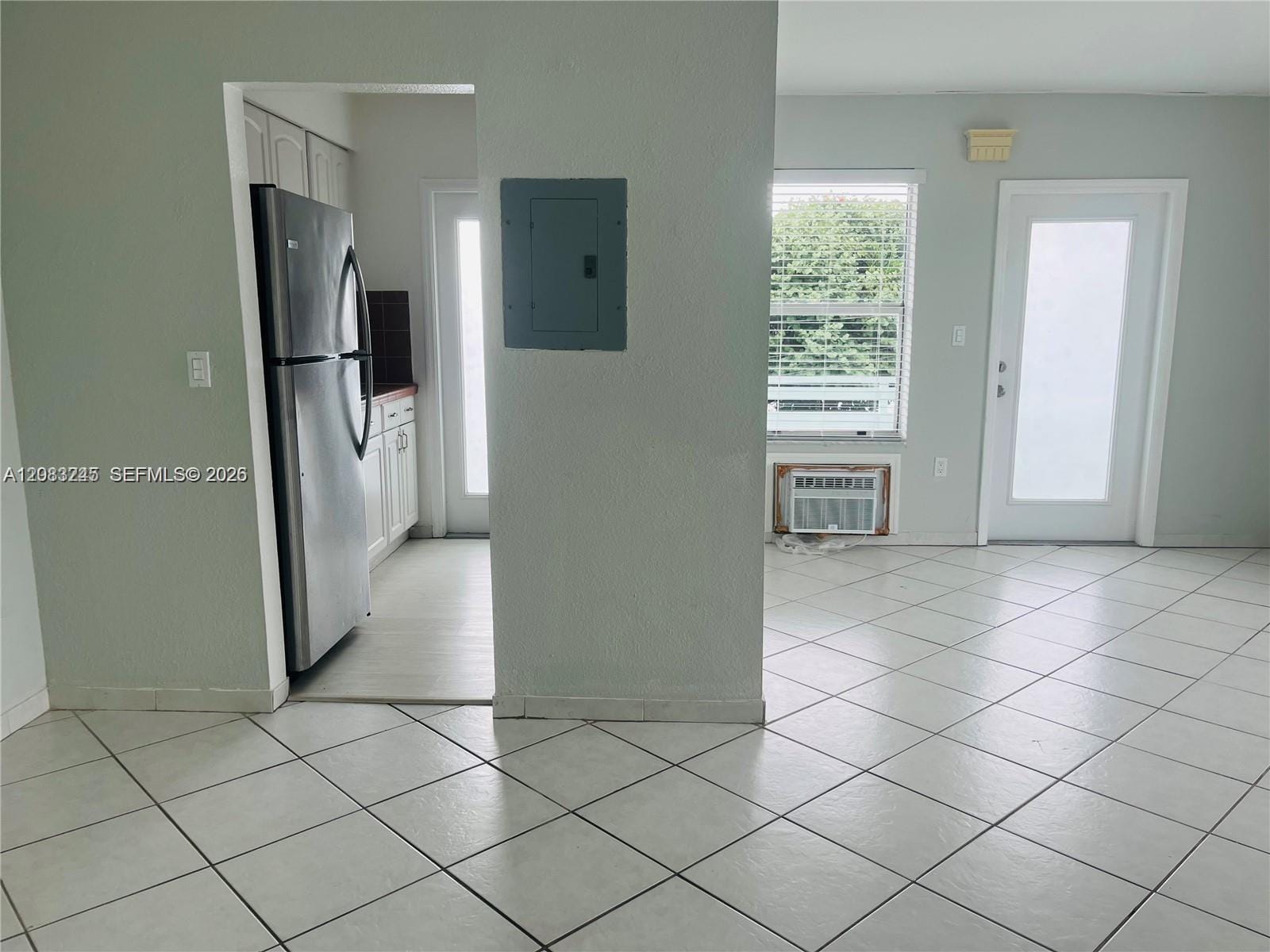 7725 Carlyle Avenue 7 — photo 3