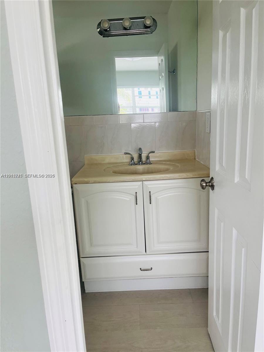 7725 Carlyle Avenue 7 — photo 10