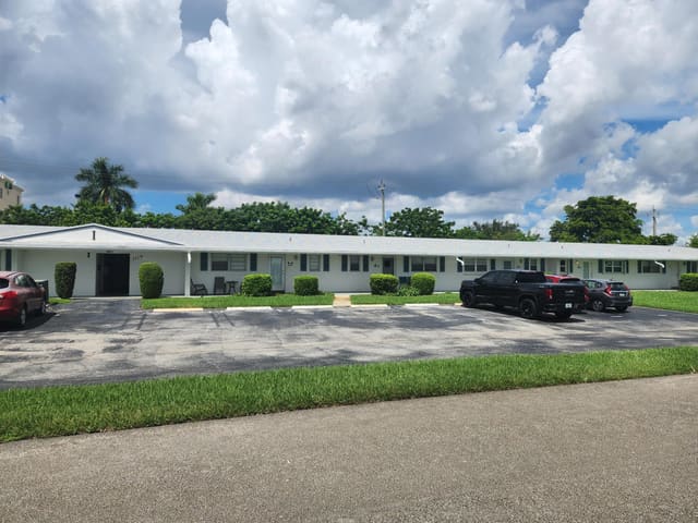 1119 Lake Terrace 115, Boynton Beach, FL 33426