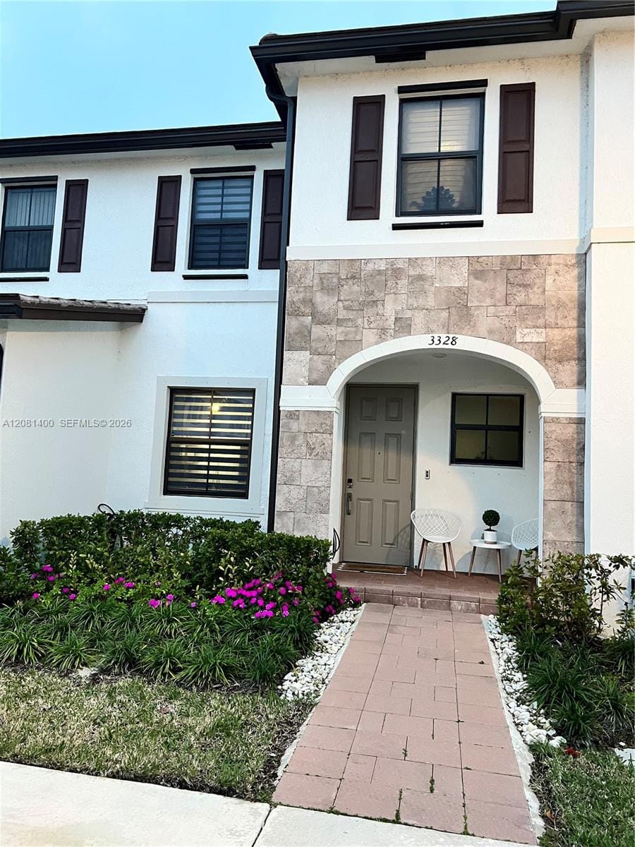 3328 W 114th Terrace 3328 — photo 2