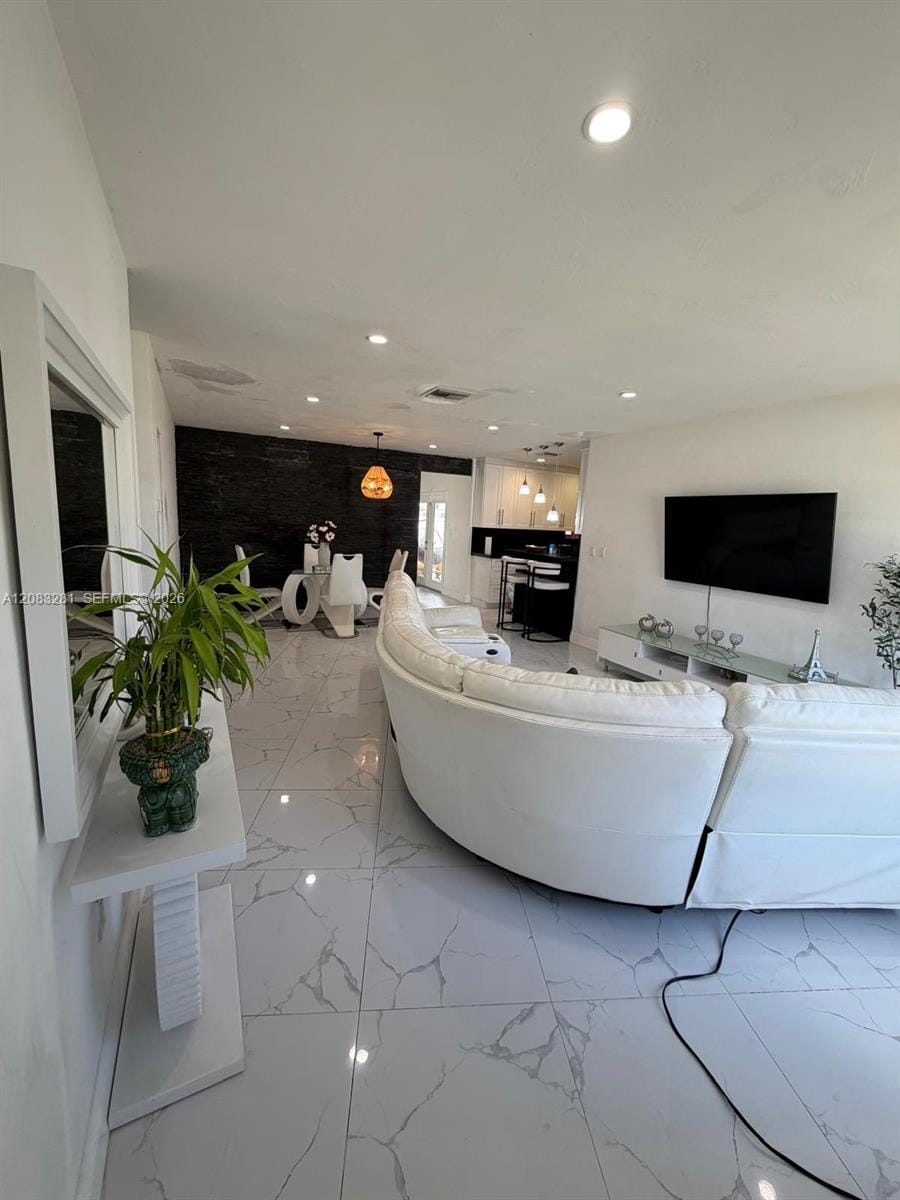 9315 Jamaica Drive — photo 4