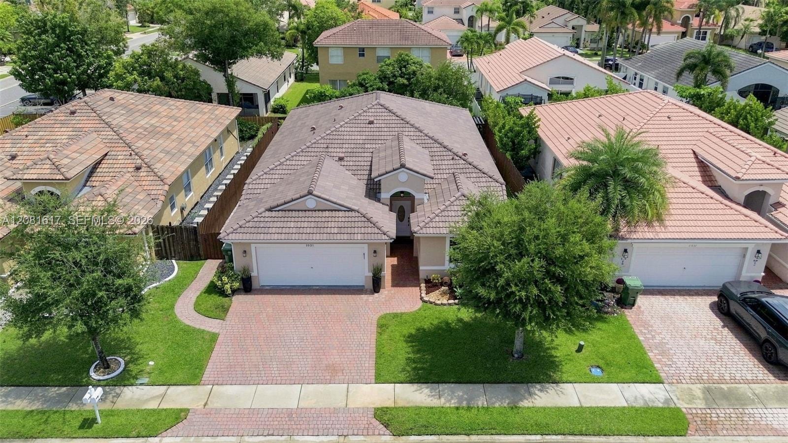 1521 SW 194th Terrace — photo 2