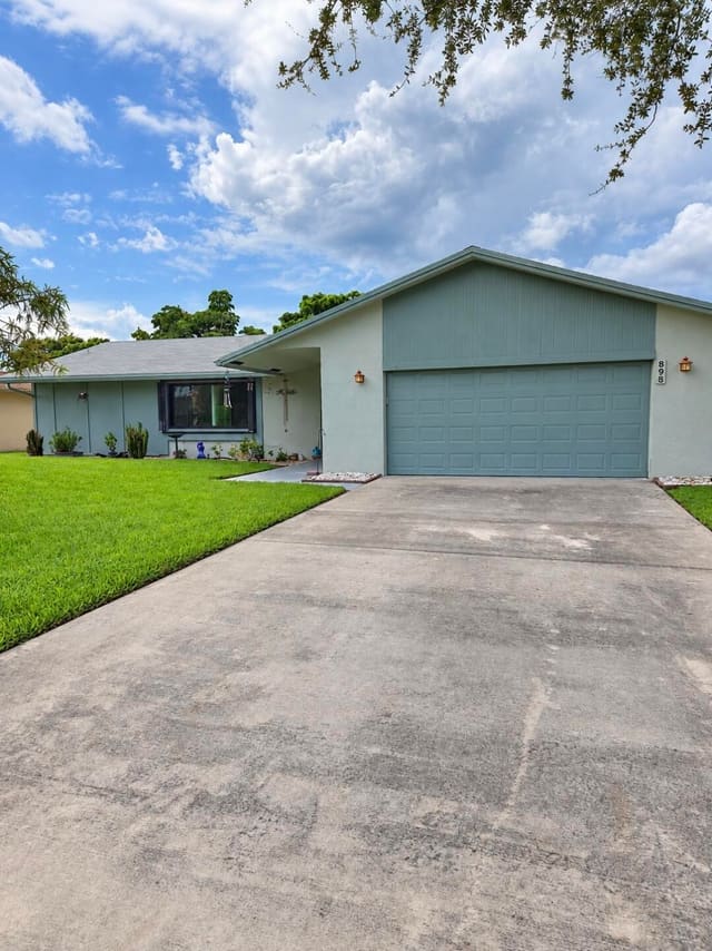 898 NW 23rd Lane, Delray Beach, FL 33445