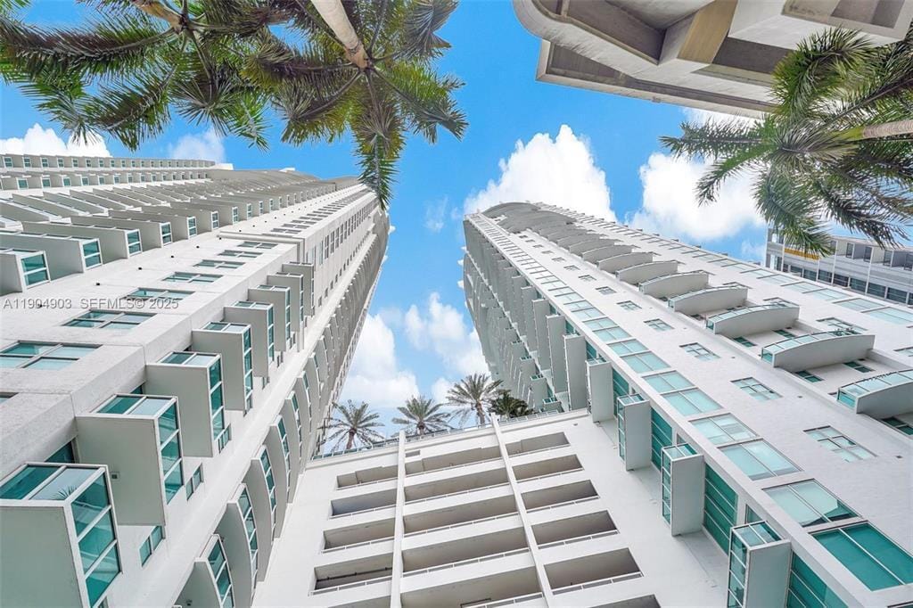 41 SE 5th Street #417, Miami, FL 33131