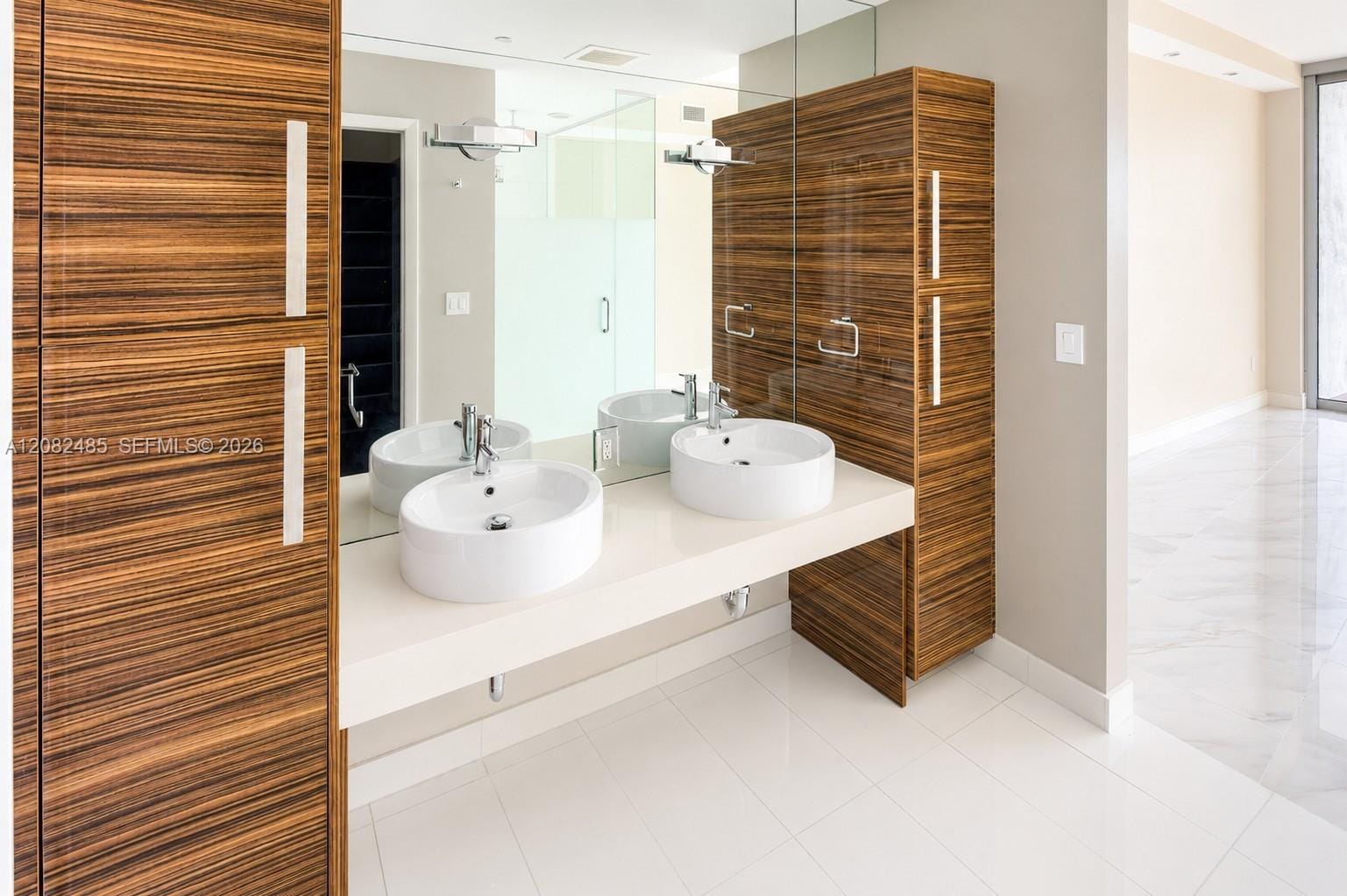 2020 N Bayshore Drive 1710 — photo 10