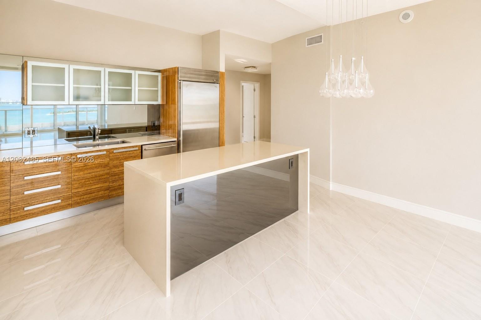 2020 N Bayshore Drive 1710 — photo 4