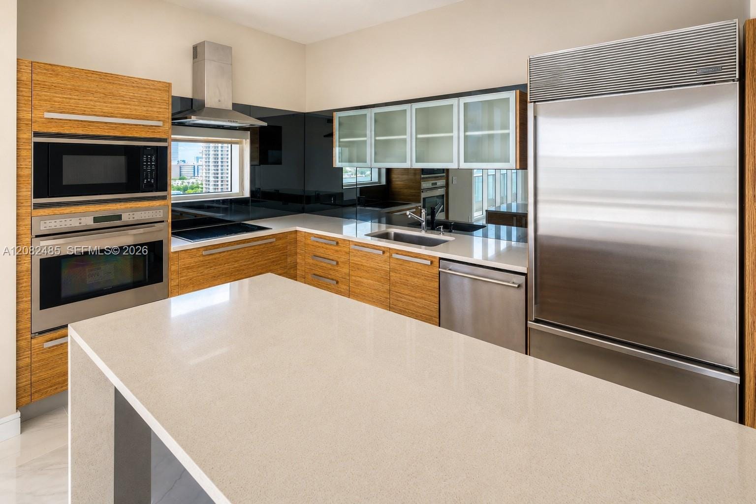 2020 N Bayshore Drive 1710 — photo 5