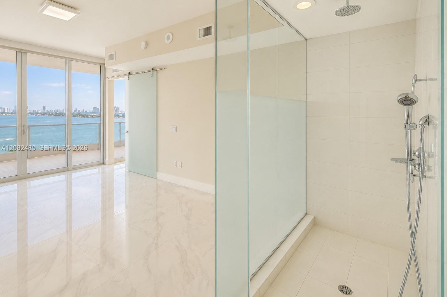 2020 N Bayshore Drive 1710 — photo 8
