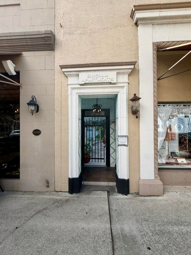 406 NORTHWOOD Road 4, West Palm Beach, FL 33407