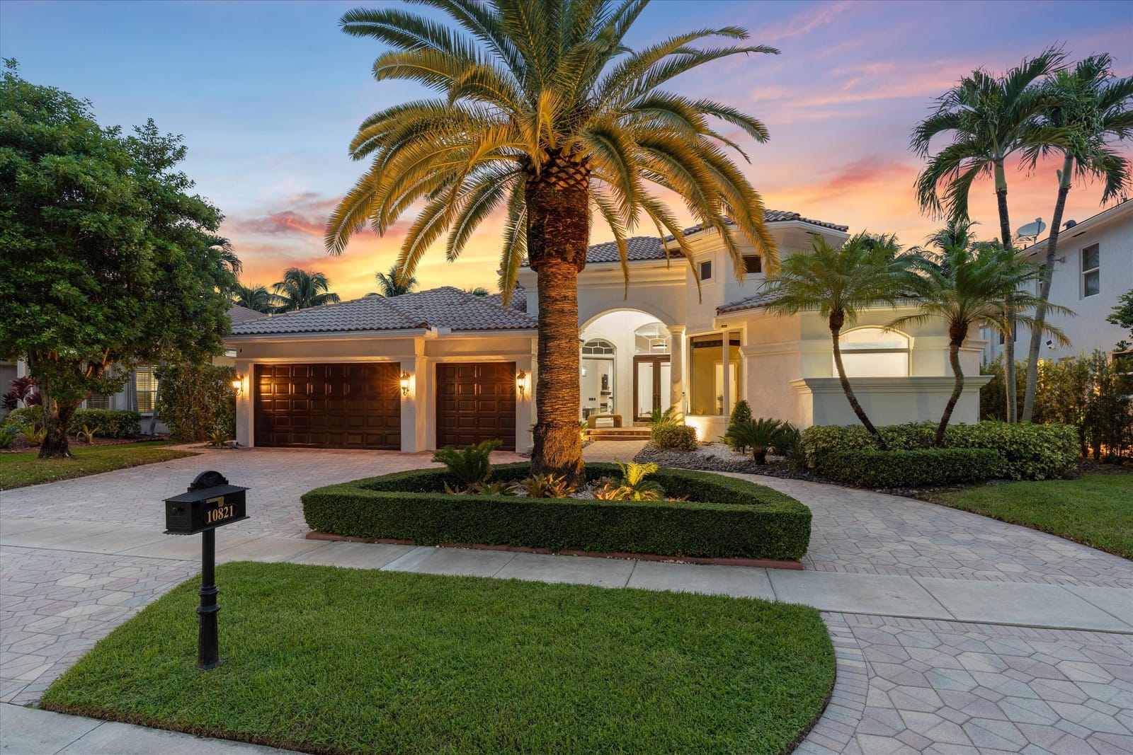10821 Blue Palm Street, Plantation, FL 33324 photo 1