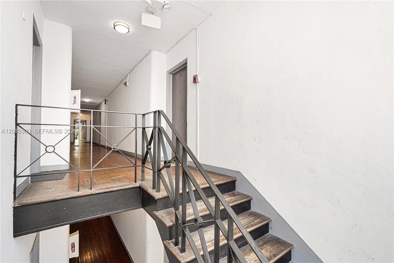 1525 Meridian Avenue 201 — photo 11