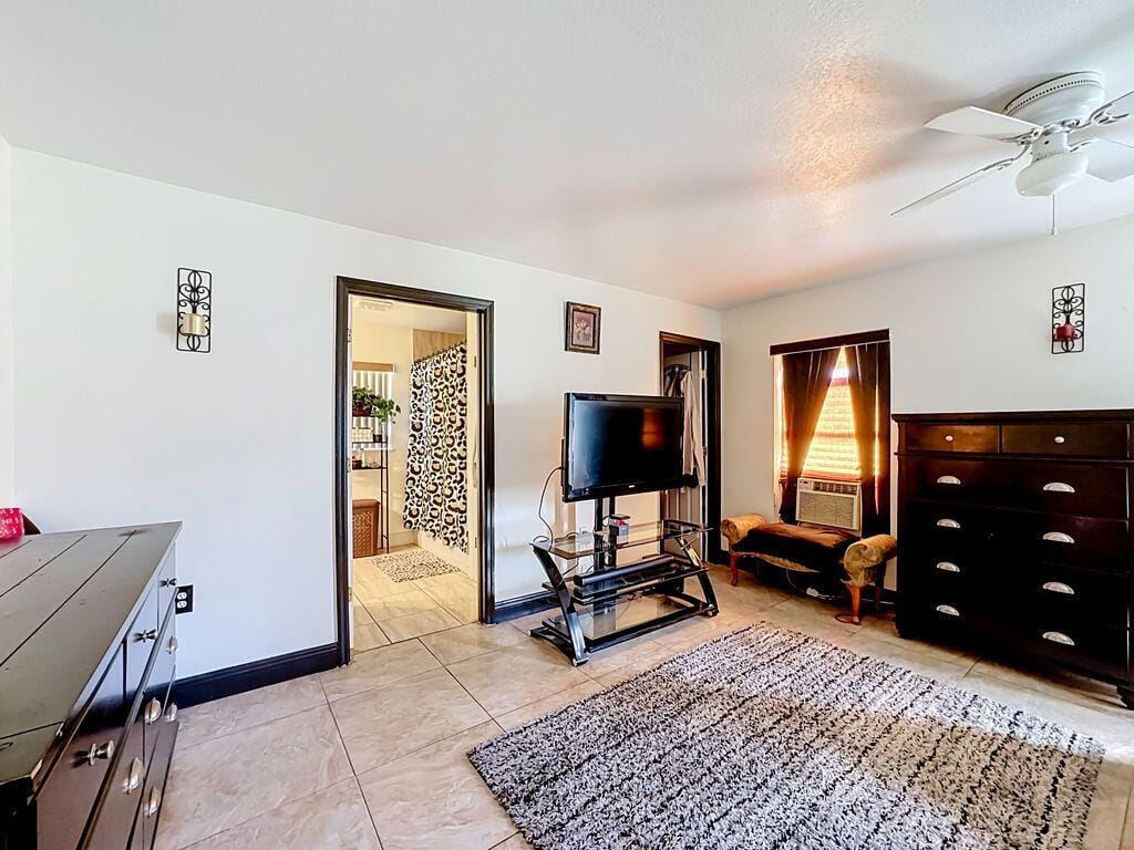 2914 ZORA NEAL Drive — photo 11