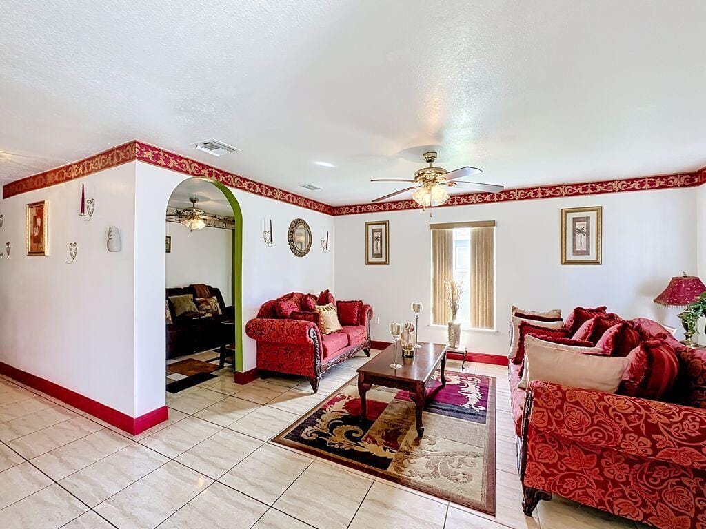 2914 ZORA NEAL Drive — photo 3