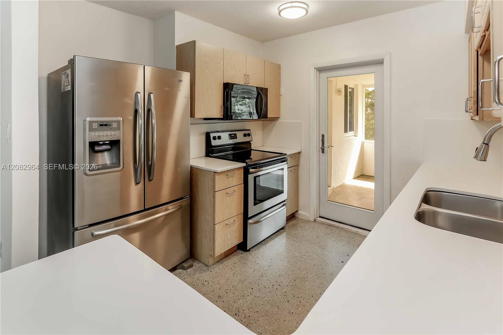 206 NE 5th Avenue — photo 4