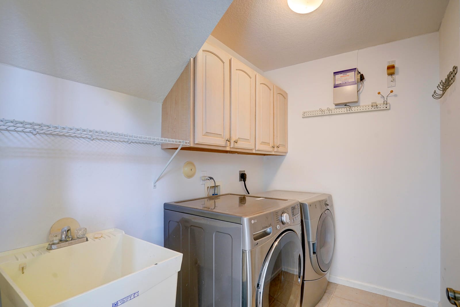 1117 AVONDALE Court — photo 9