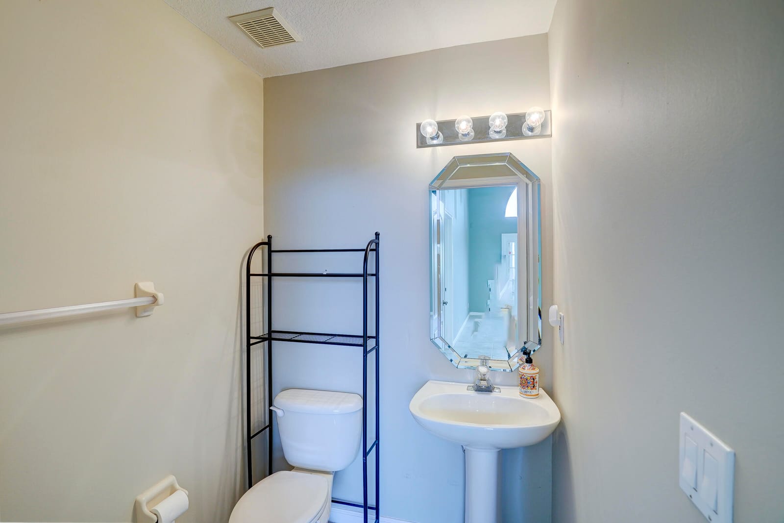1117 AVONDALE Court, West Palm Beach, FL 33409 photo 22